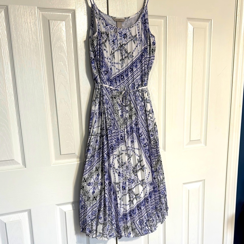 2 for $20✨NWOT - H&M Blue and White Pleated Dress | Size Small - Picture 6 of 6